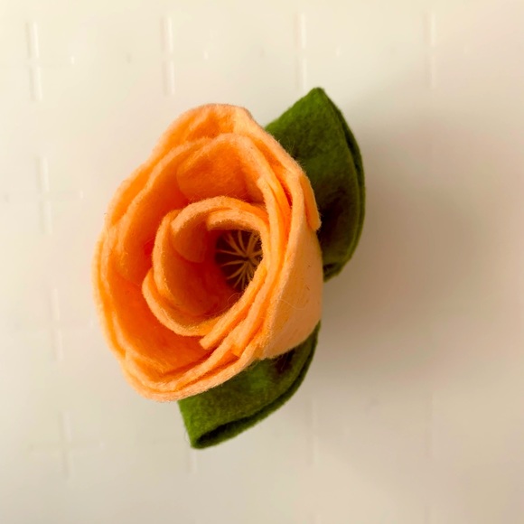 Handmade Heart/Flower/Grape/Rabbit Felt Pin/brooch NWOT - Picture 6 of 12